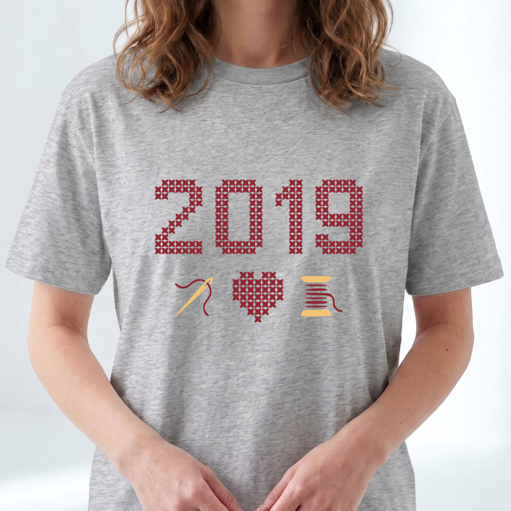 Cross Stitch Queen | Personalized T-shirt | Grey