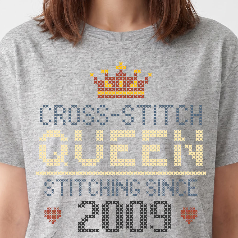 Cross Stitch Queen | Personalized T-shirt | Grey